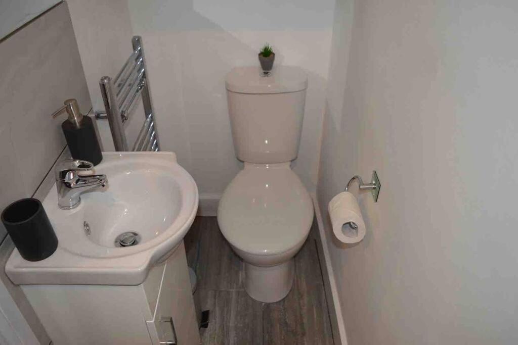 Unique 4 Bed House In Derby Perfect For Contractors And Families Villa Exterior foto